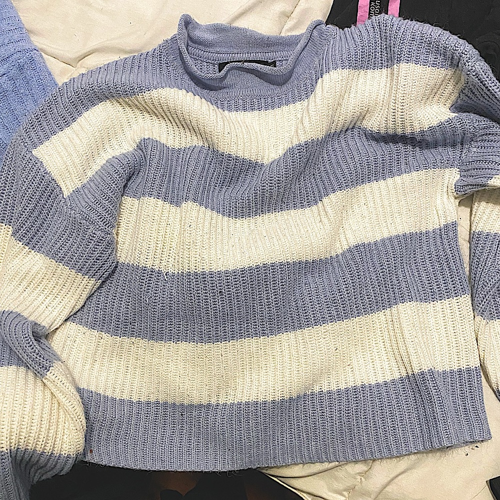 Blue and white sweater , worn a few times, no tag
